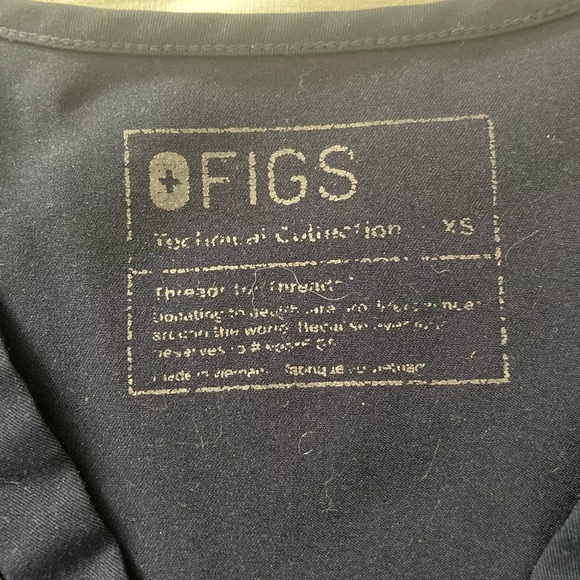 Figs Casma Three Pocket Scrub Top Size XS Navy Blue - Picture 5 of 5